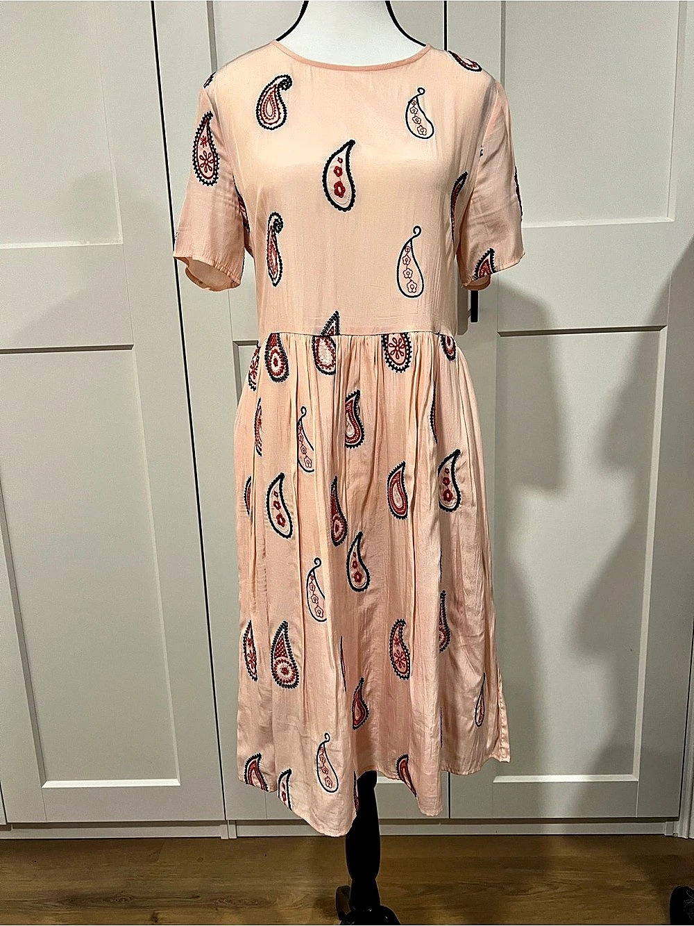 English Factory Paisley Midi Dress Pink Size Medium Like New